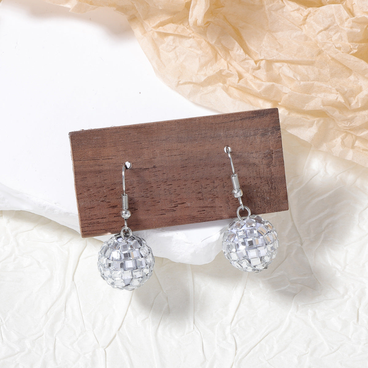 Charming Earring for Any Occasion