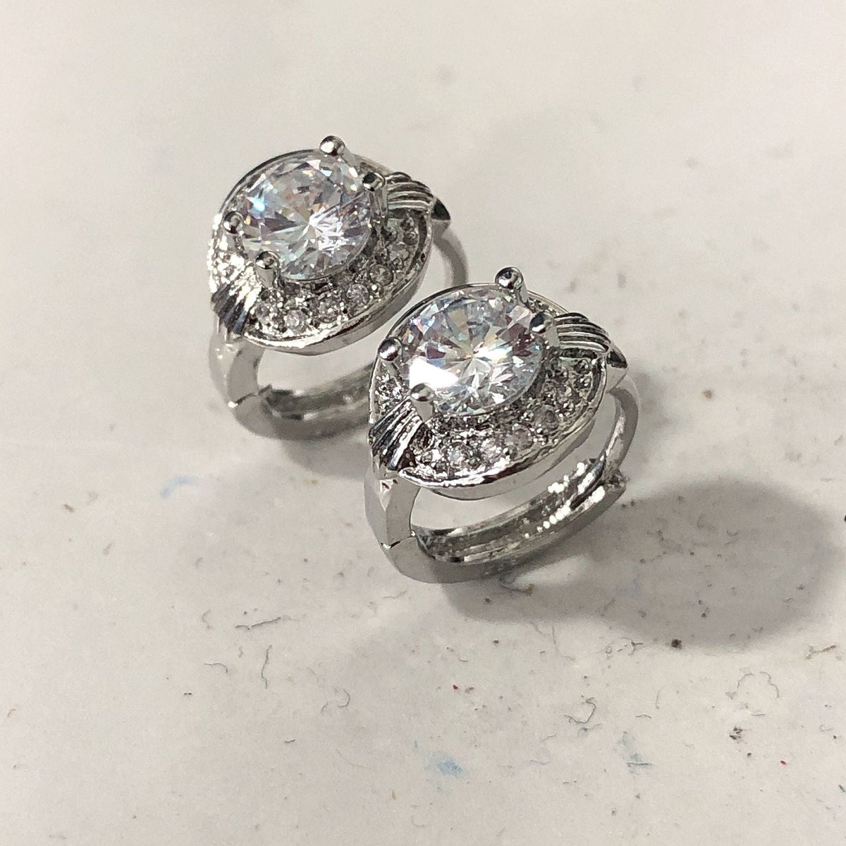 Charming Earring for Any Occasion