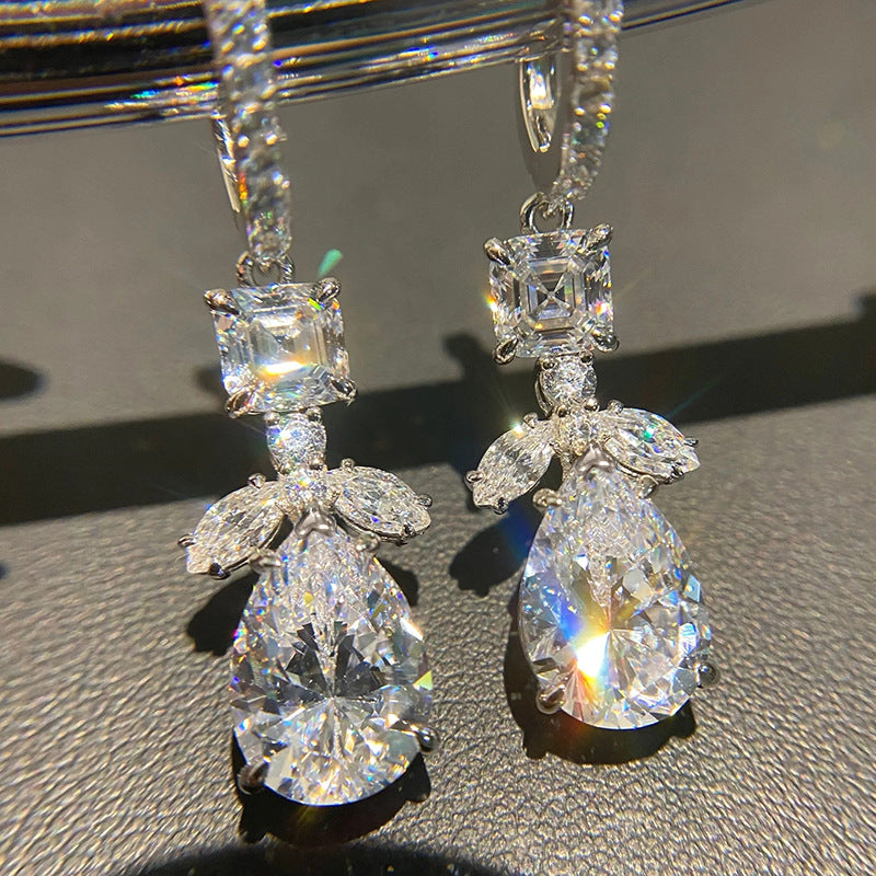 Charming Earring for Any Occasion