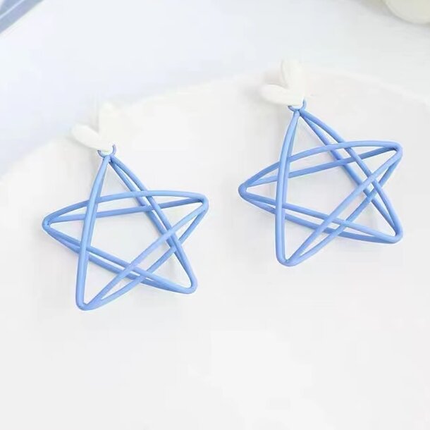 Charming Earring for Any Occasion