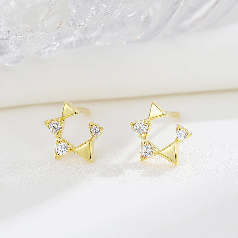 Romantic Gold Earring for Special Moments