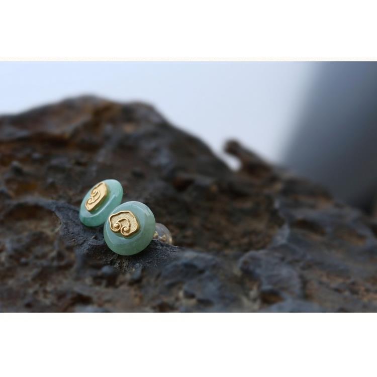 Classic Silver Earring with Timeless Appeal