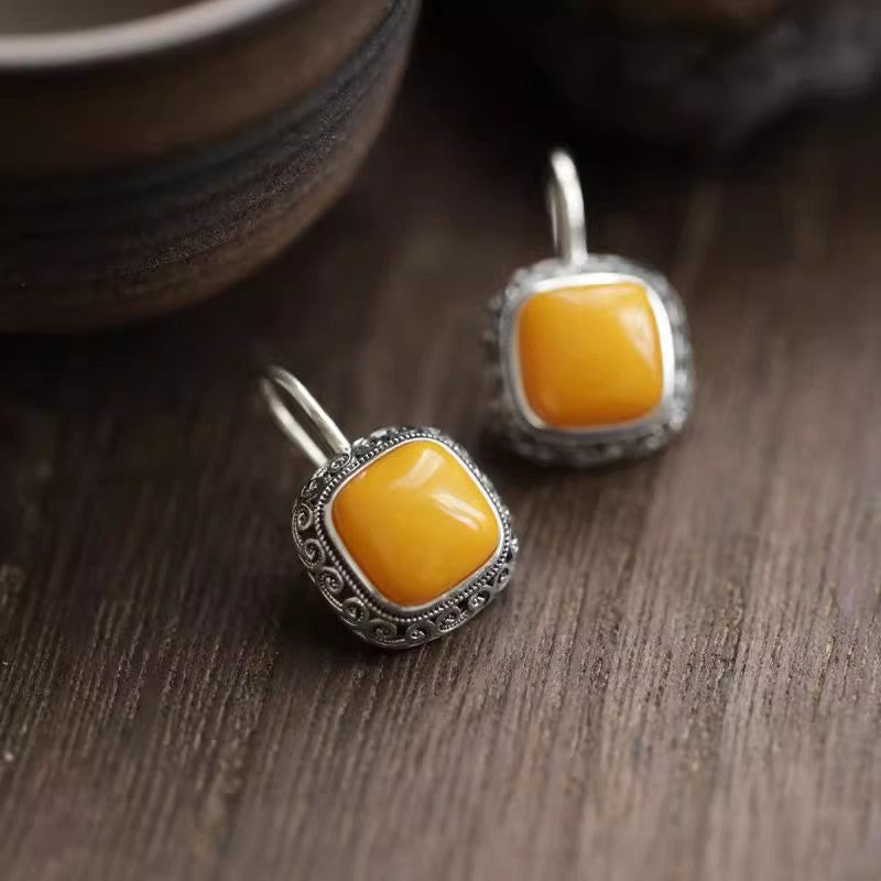 Charming Earring for Any Occasion