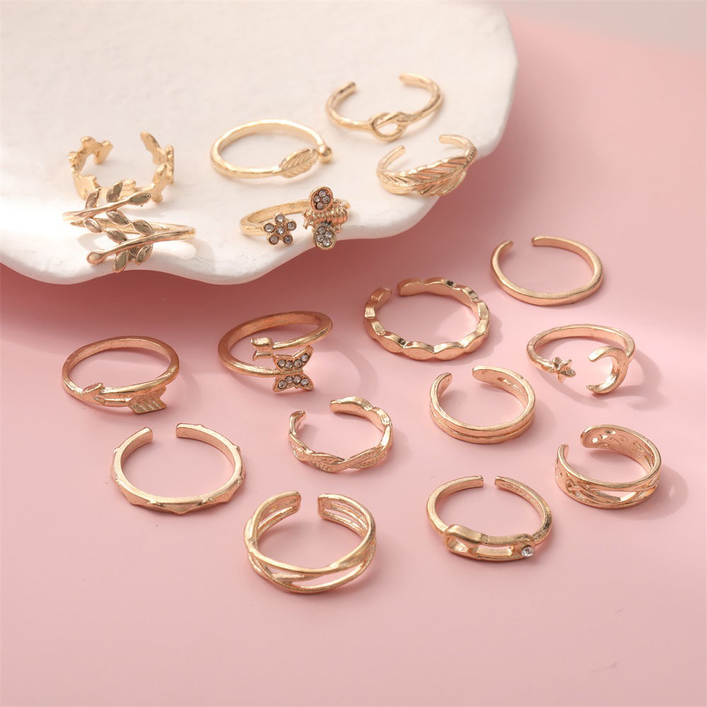 Romantic Gold Bracelet for Special Moments