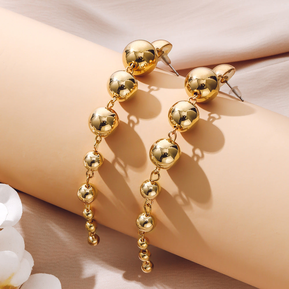 Romantic Gold Earring for Special Moments