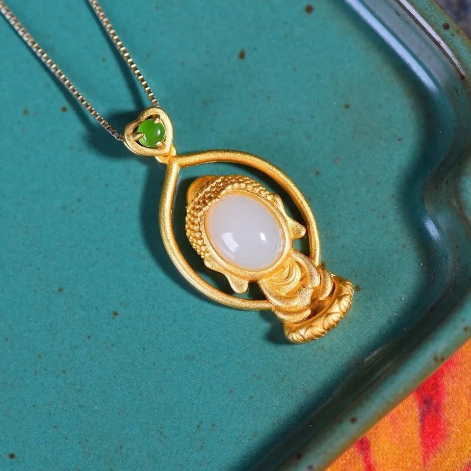 Beautiful Silver Pendant with Unique Style