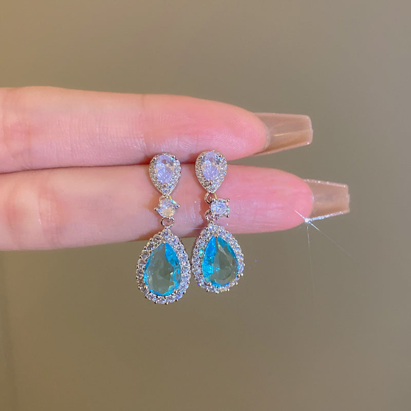 Charming Earring for Any Occasion