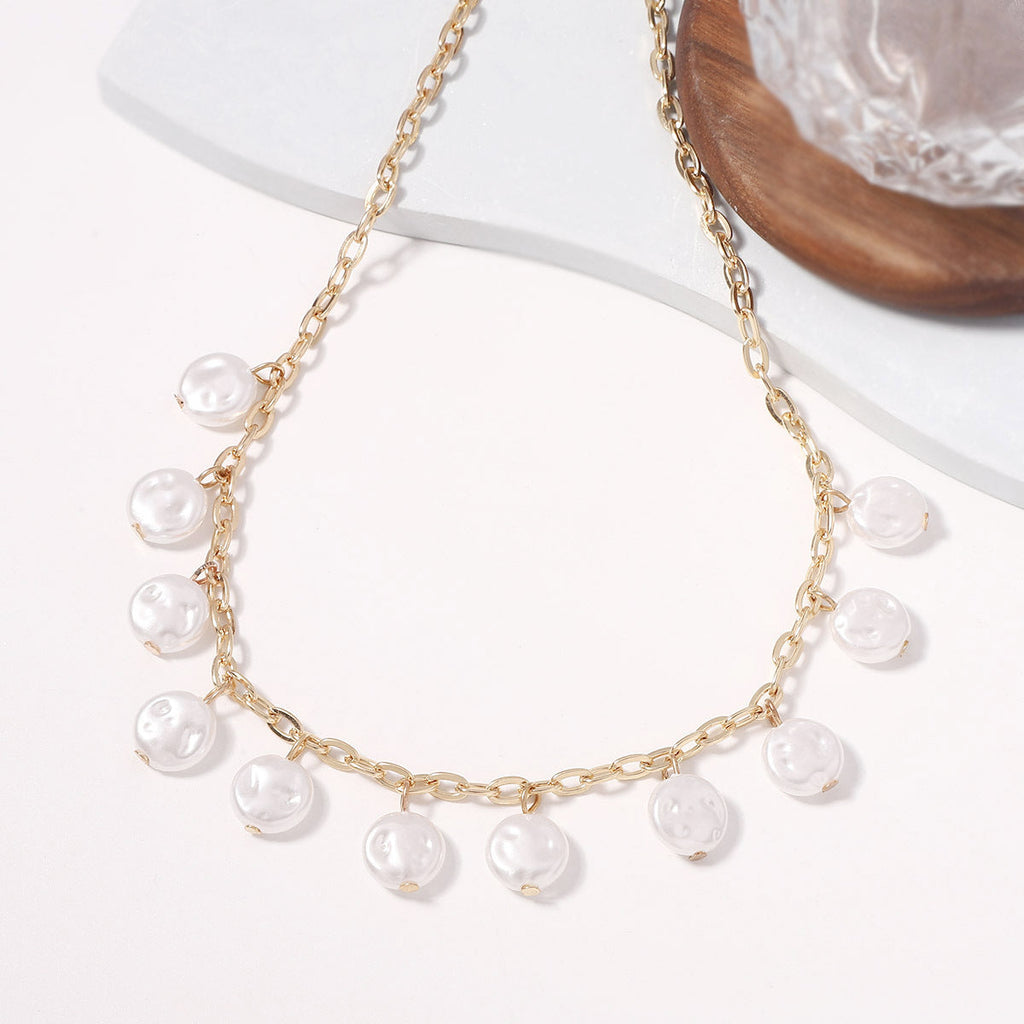 Classic Pearl Necklace with Timeless Appeal