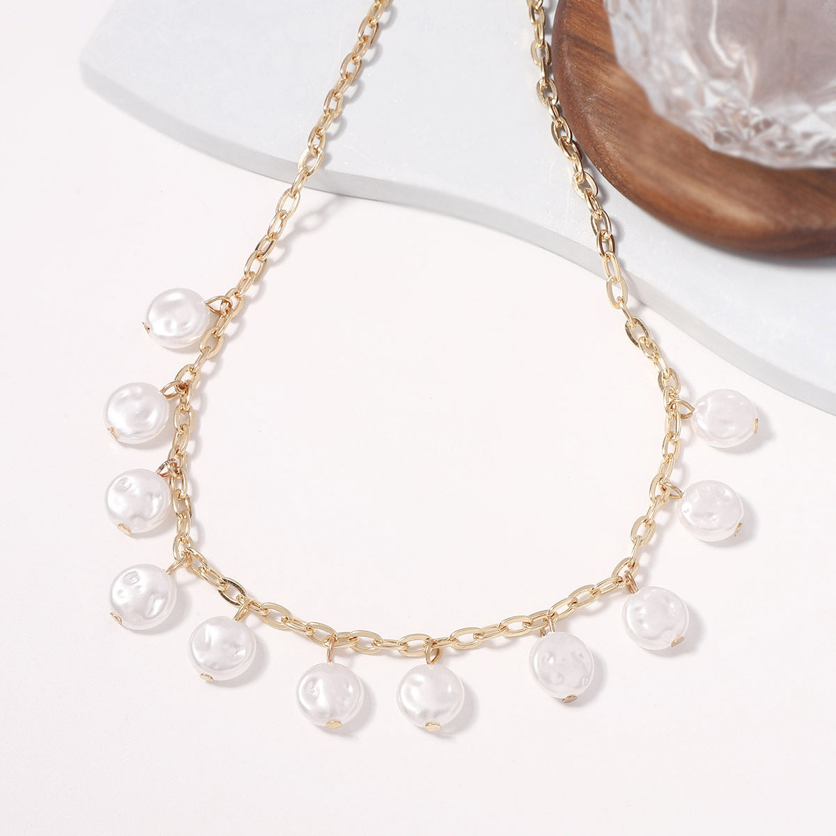 Classic Pearl Necklace with Timeless Appeal