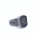 Classic Gold Ring with Timeless Appeal