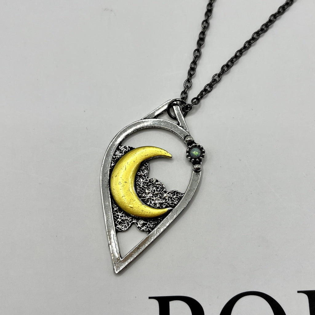 Stunning Necklace for Daily Wear