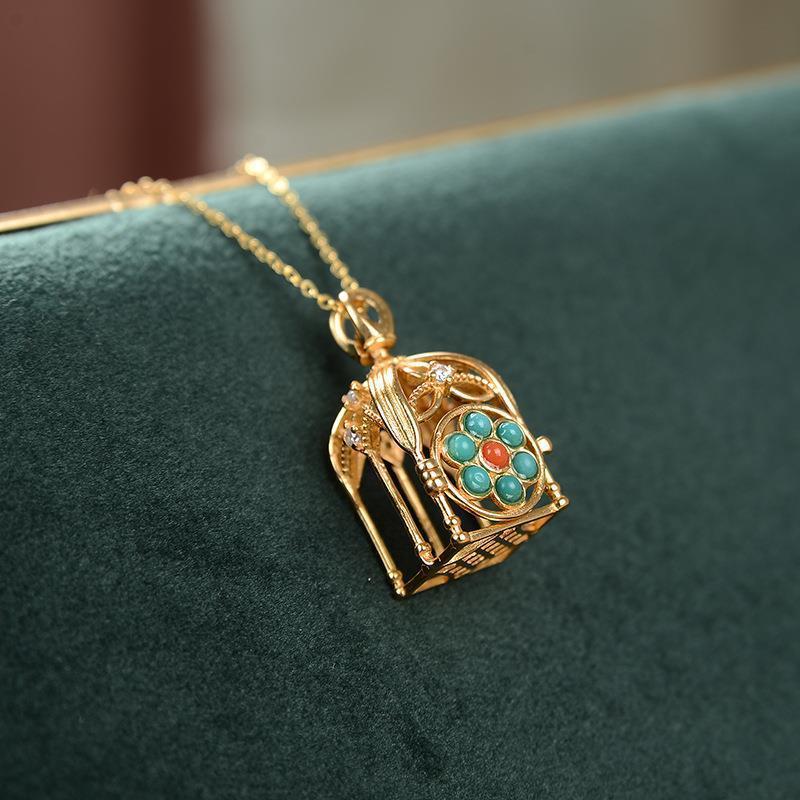 Romantic Gold Necklace for Special Moments