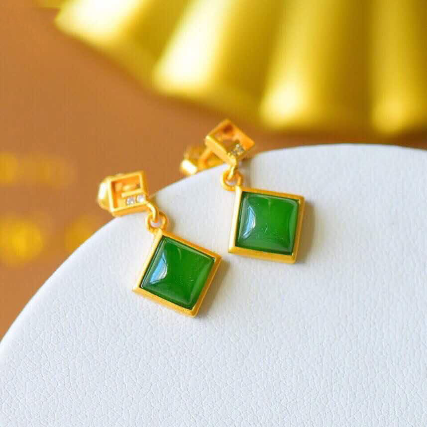 Elegant Gold Earring for Every Occasion