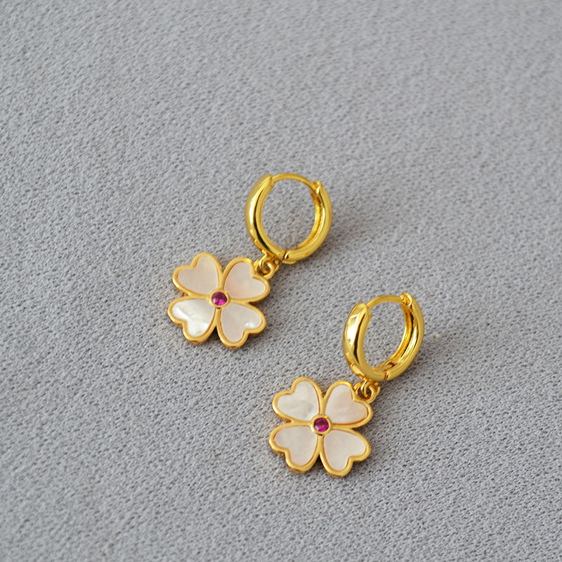 Beautiful Gold Earring with Unique Style