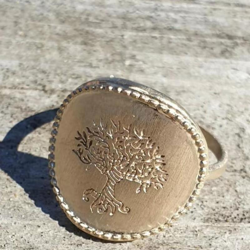 Romantic Gold Ring for Special Moments