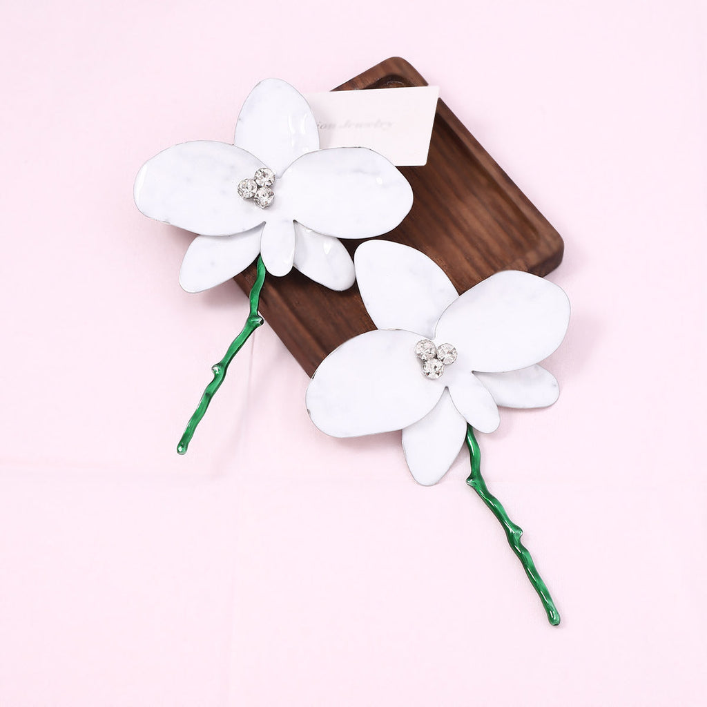 Classic Earring with Timeless Appeal