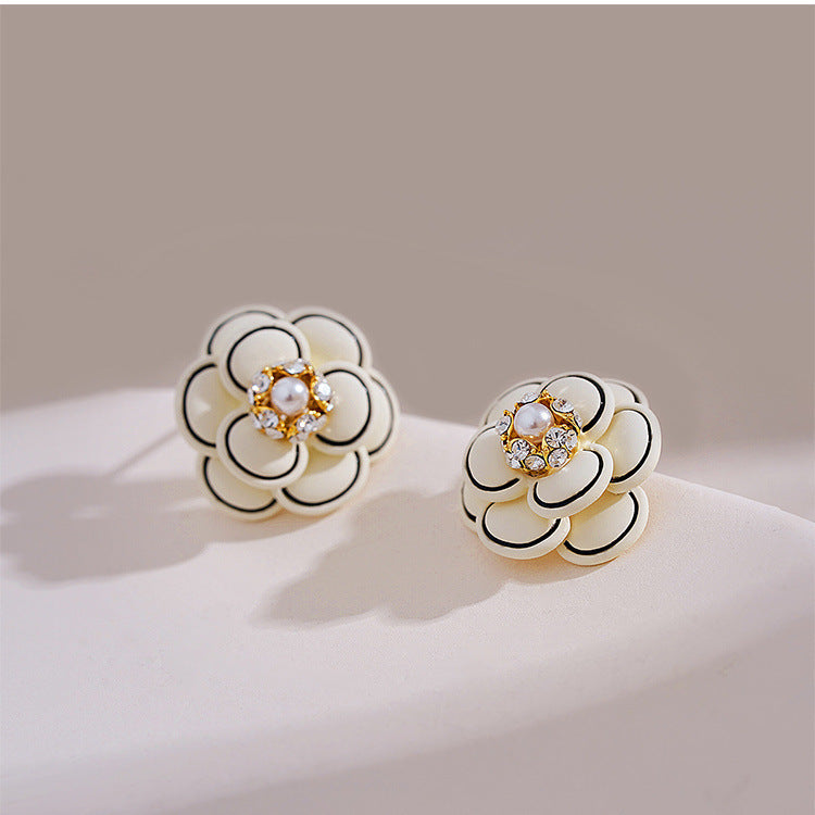 Classic Earring with Timeless Appeal