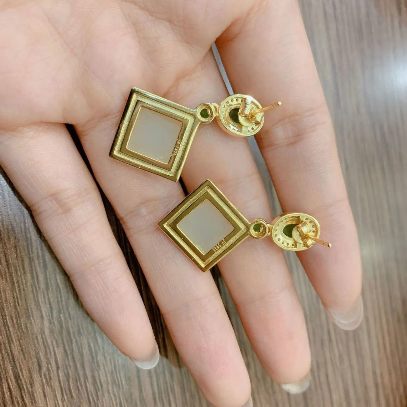 Romantic Silver Earring for Special Moments