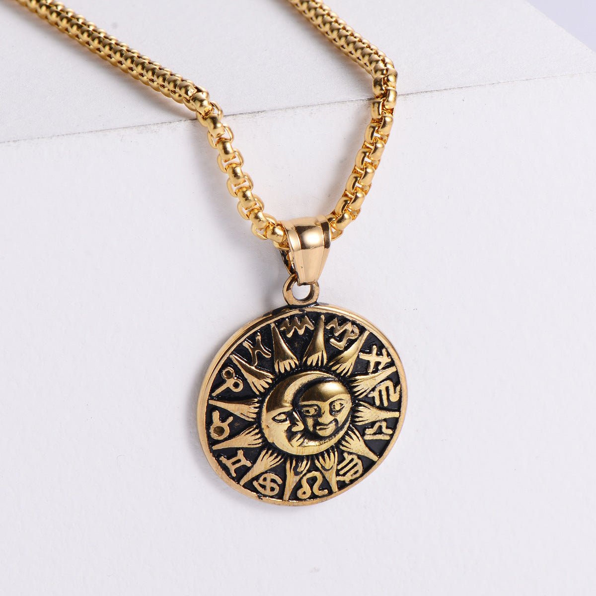 Elegant Pendant for Every Occasion