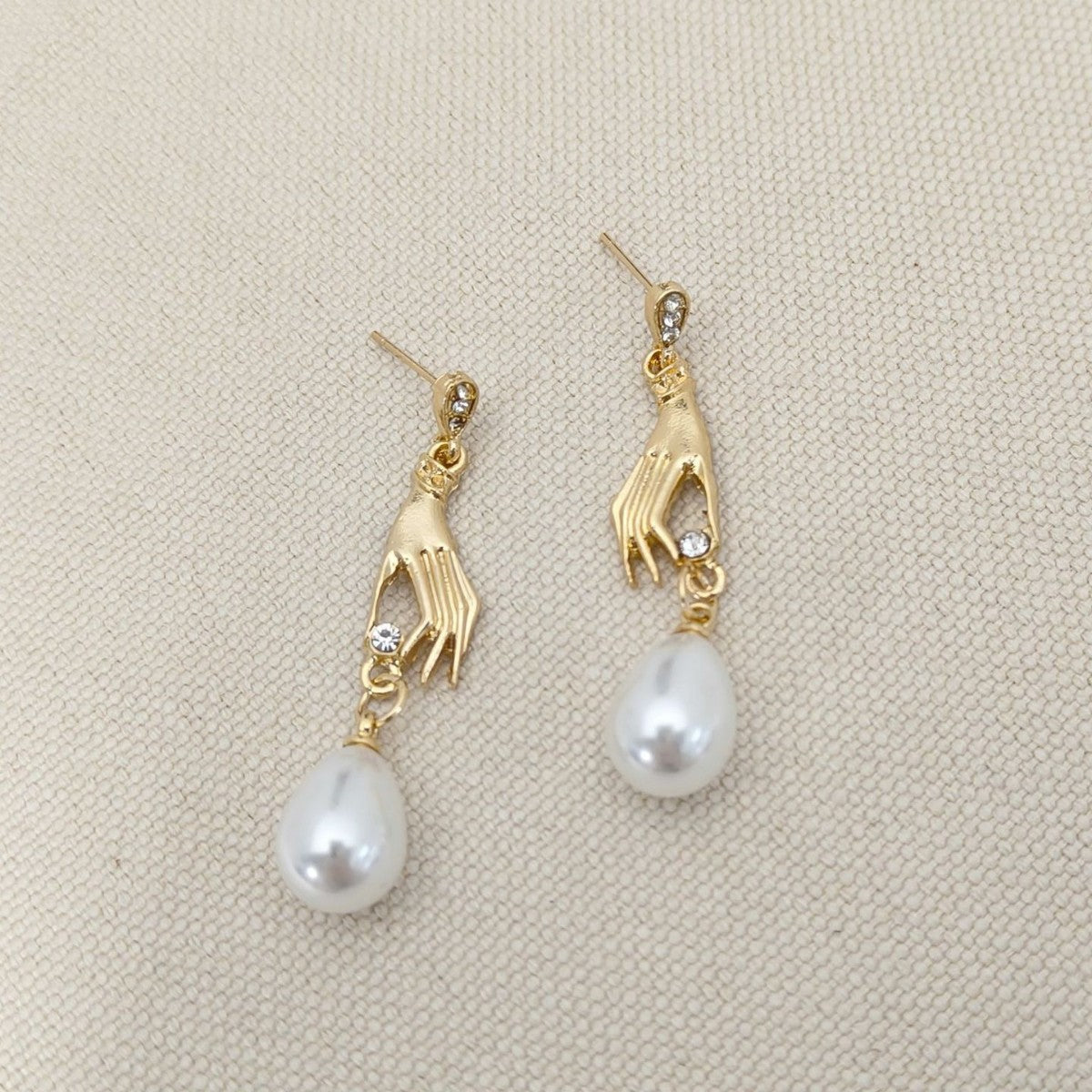 Romantic Pearl Earring for Special Moments