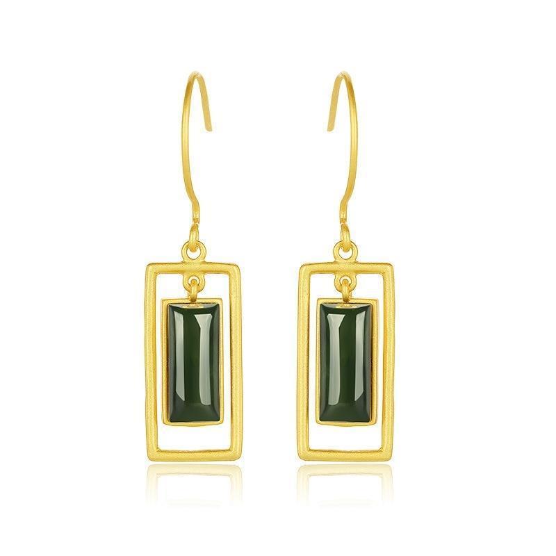 Charming Gold Earring for Any Occasion