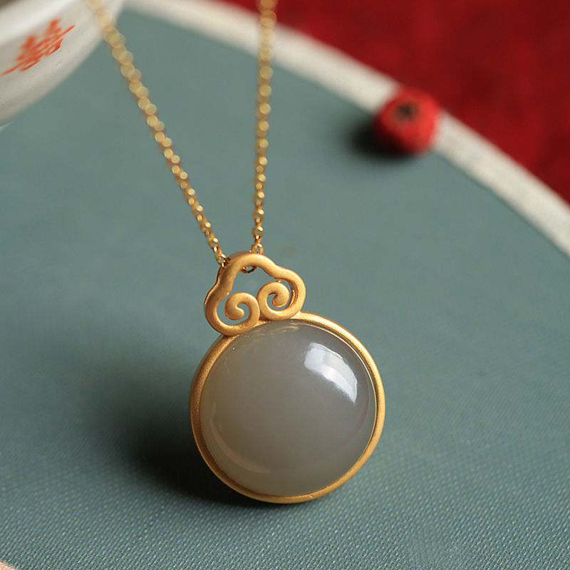 Classic Gold Necklace with Timeless Appeal