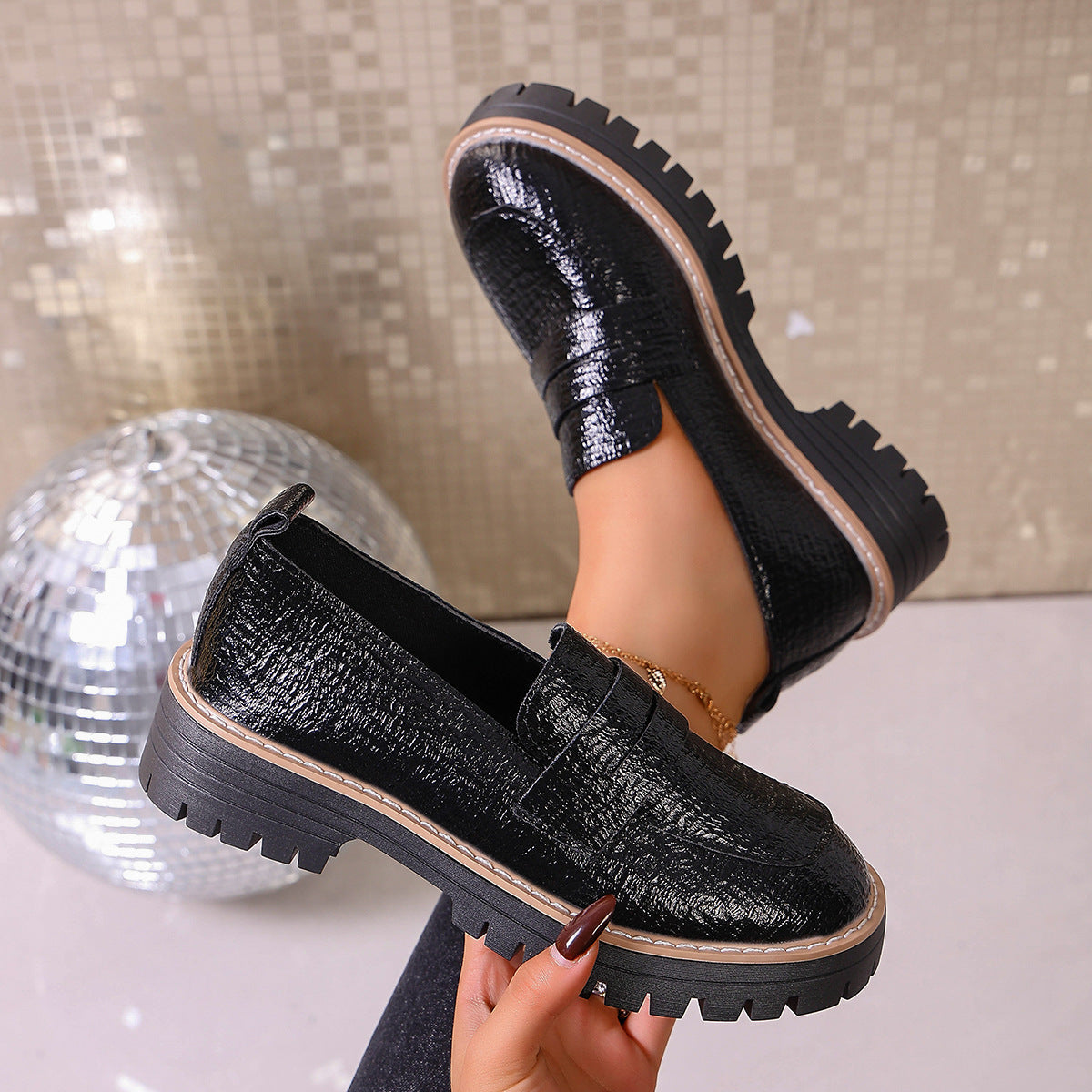 Graceful Orthopedic Shoes for Modern Look