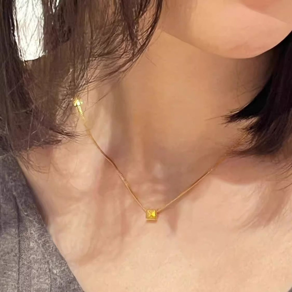 Romantic Gold Necklace for Special Moments