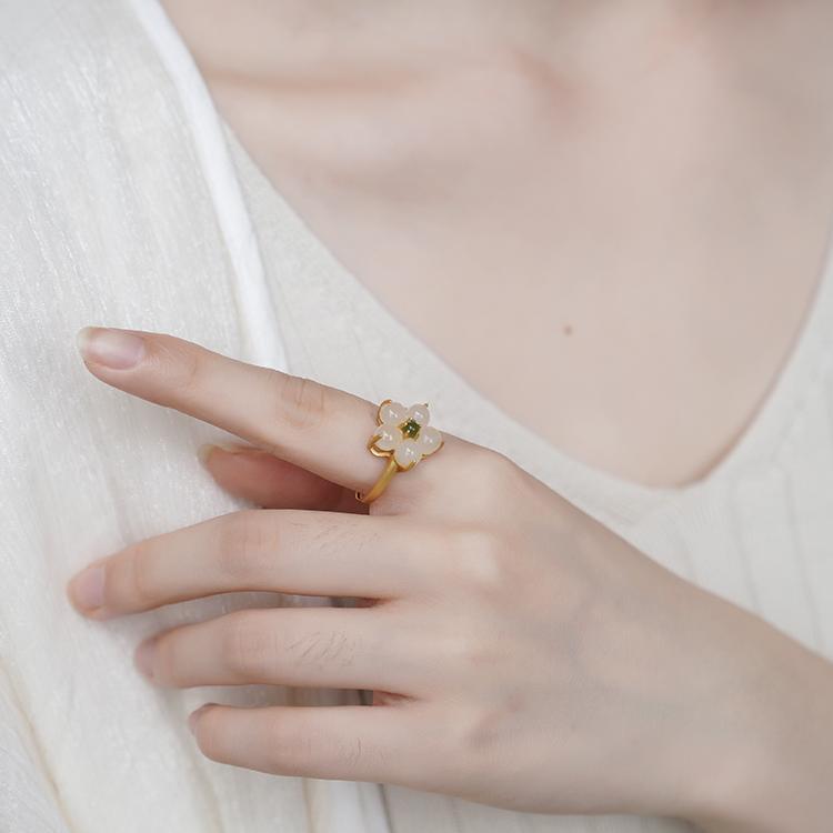 Classic Ring with Timeless Appeal