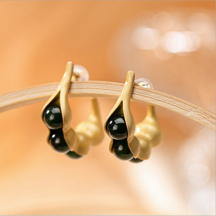 Charming Silver Earring for Any Occasion