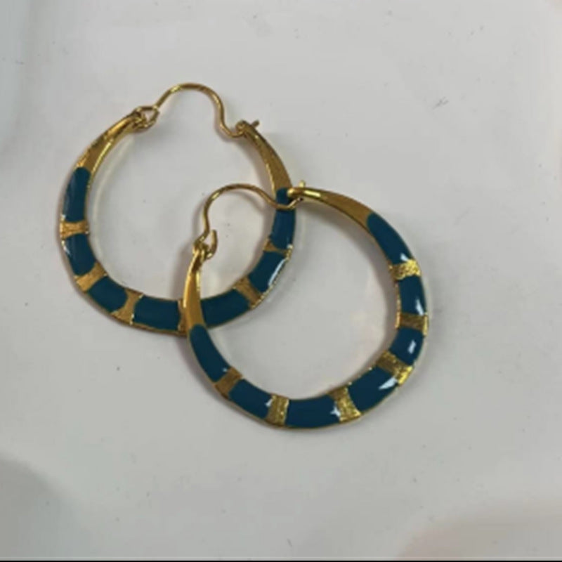 Vintage Handmade Gold Earring