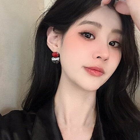 Charming Earring for Any Occasion