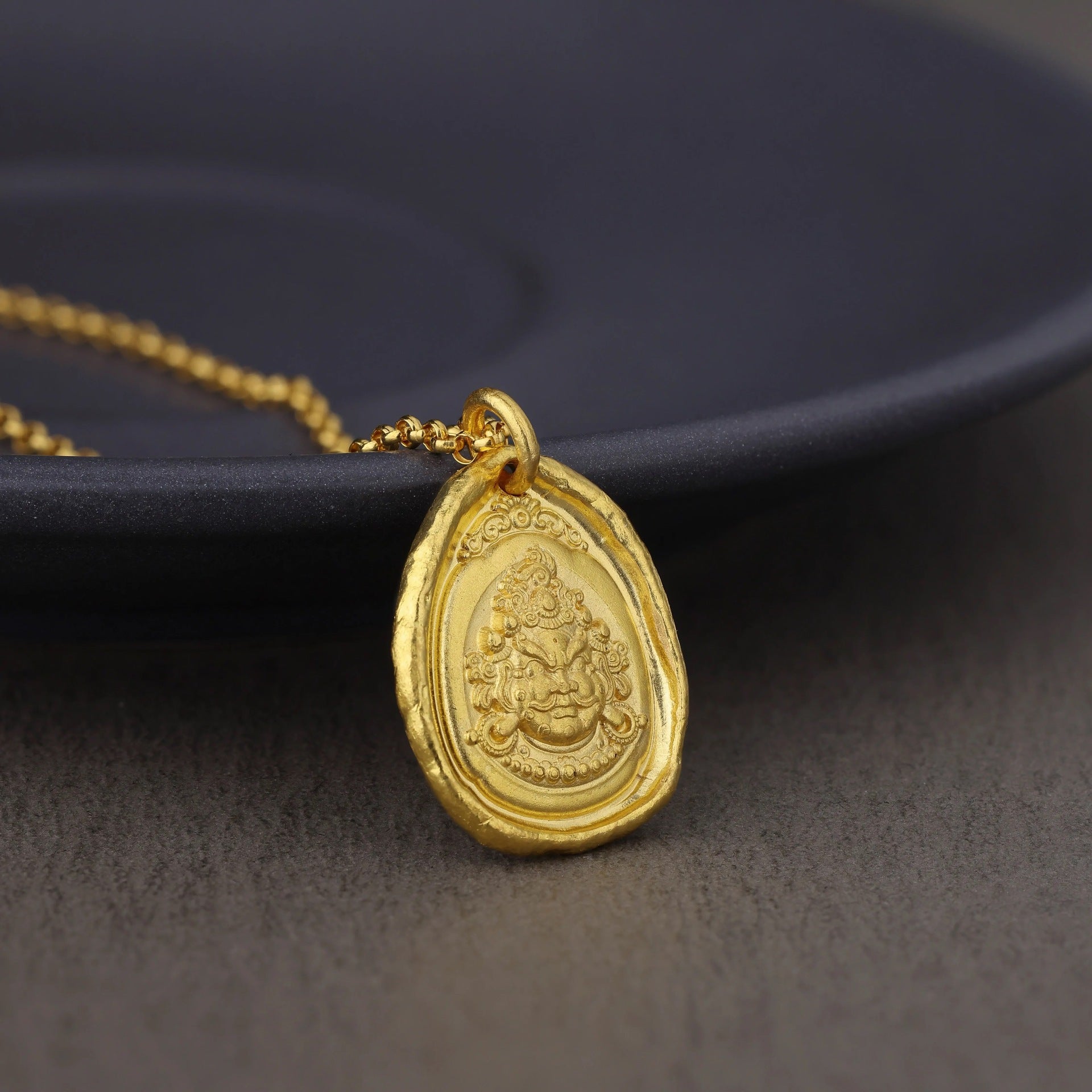 Elegant Piece for Every Occasion