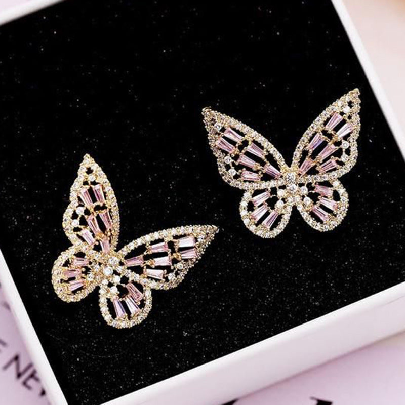 Romantic Silver Earring for Special Moments