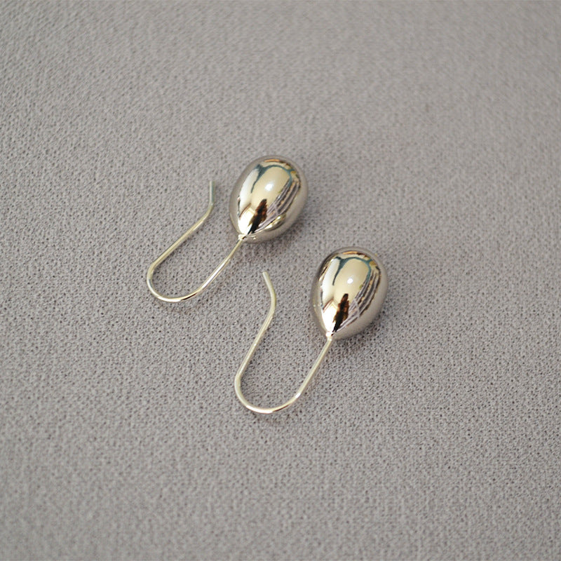 Romantic Gold Earring for Special Moments