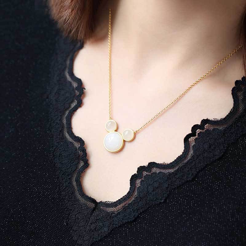 Charming Silver Necklace for Any Occasion