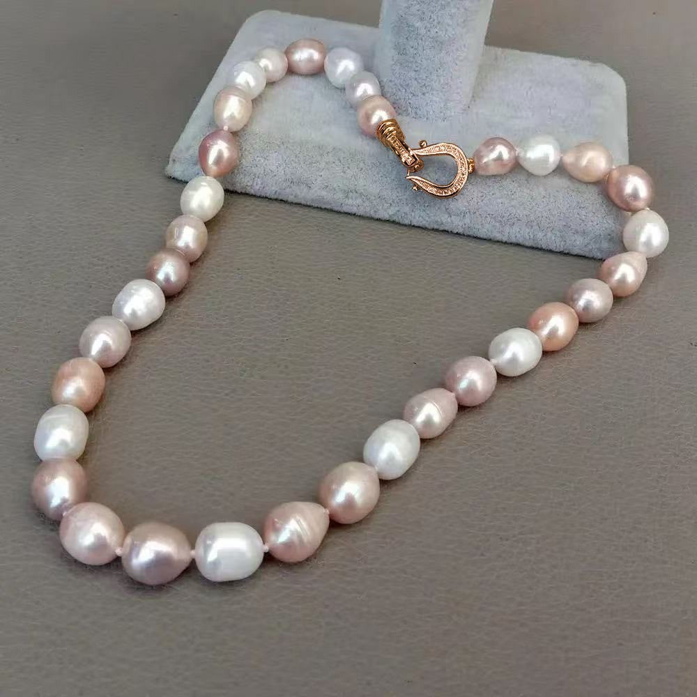 Romantic Pearl Necklace for Special Moments