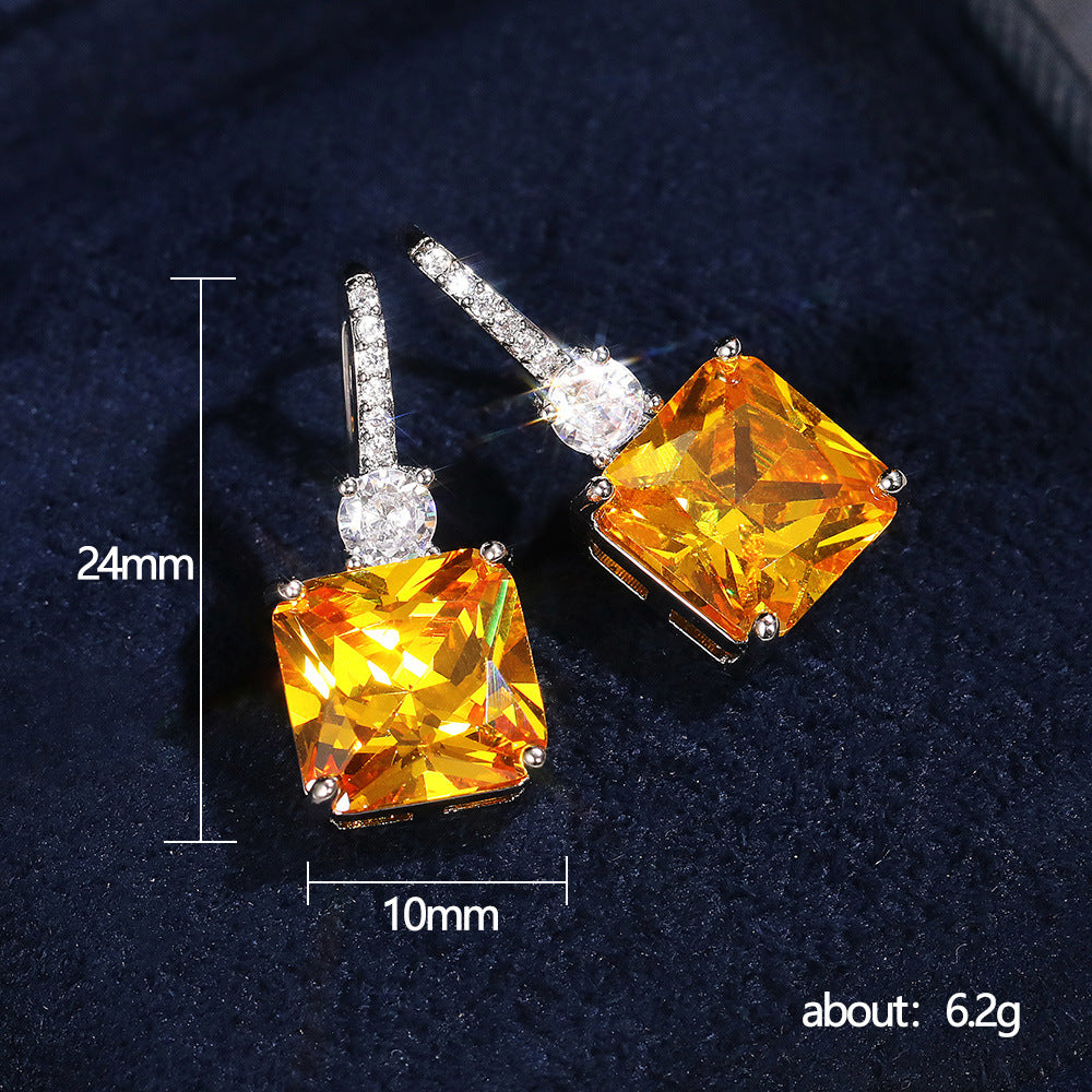Charming Earring for Any Occasion