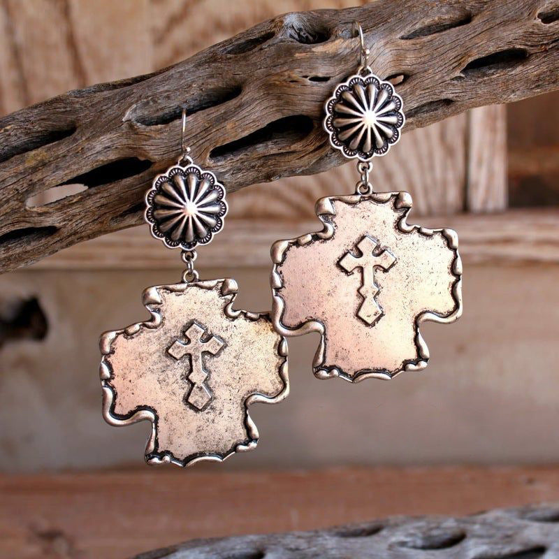 Charming Earring for Any Occasion