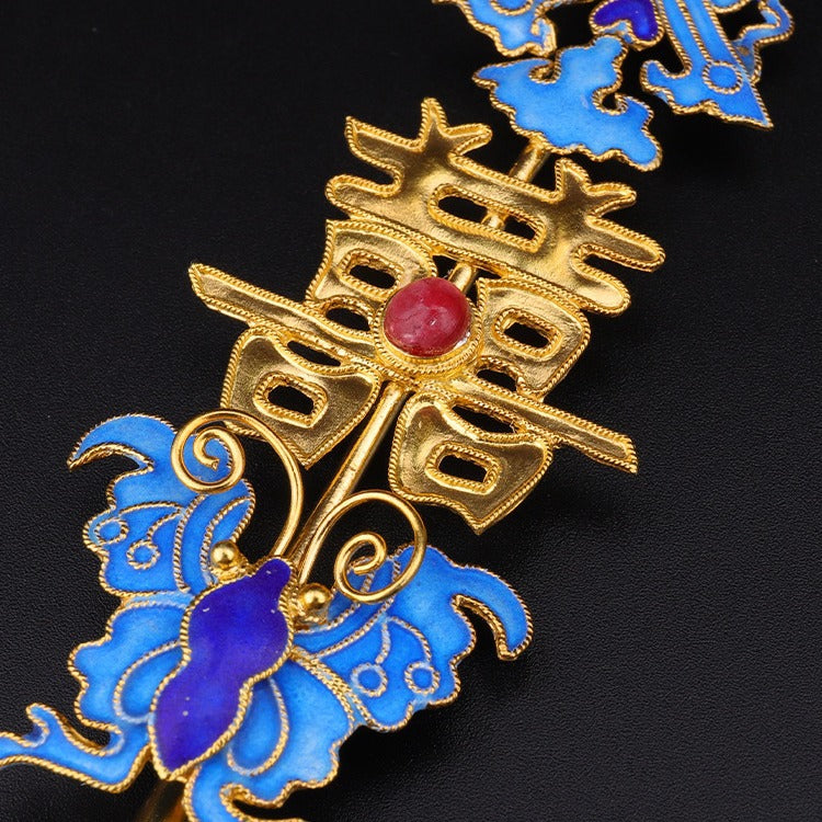 Charming Piece for Any Occasion