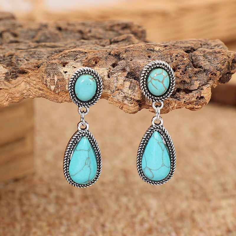 Romantic Silver Earring for Special Moments