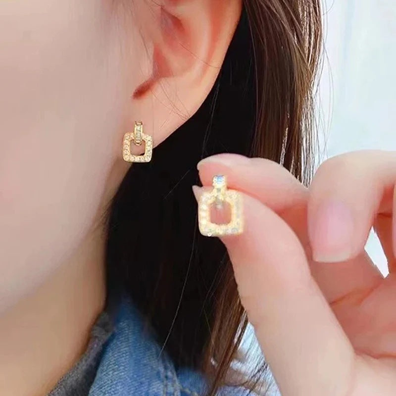 Charming Earring for Any Occasion