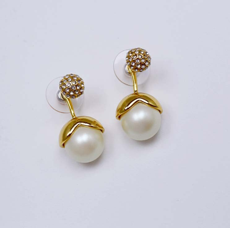 Elegant Gold Earring for Every Occasion