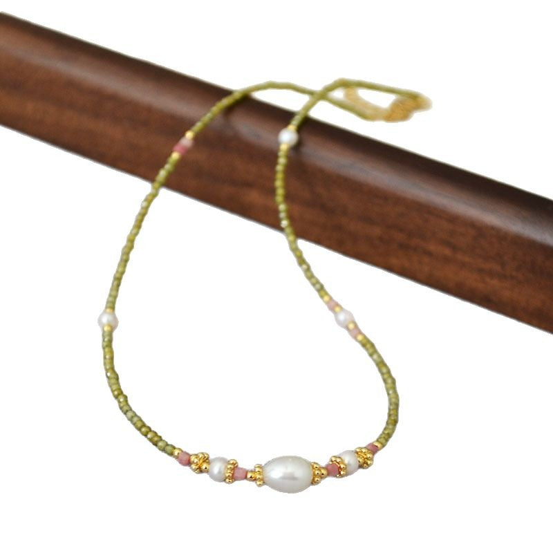 Classic Pearl Necklace with Timeless Appeal