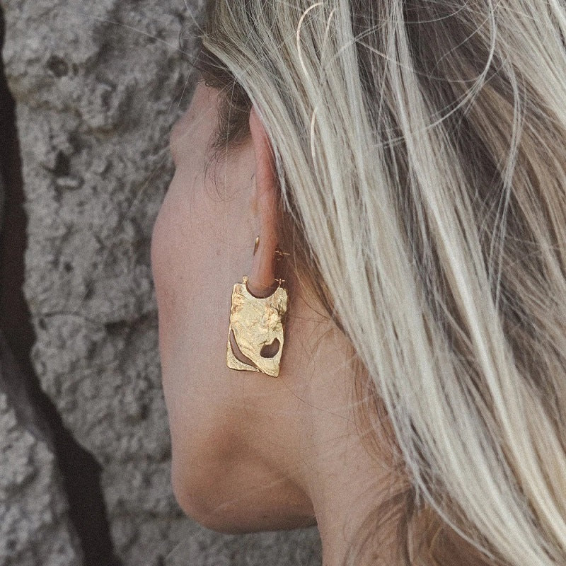 Romantic Gold Earring for Special Moments