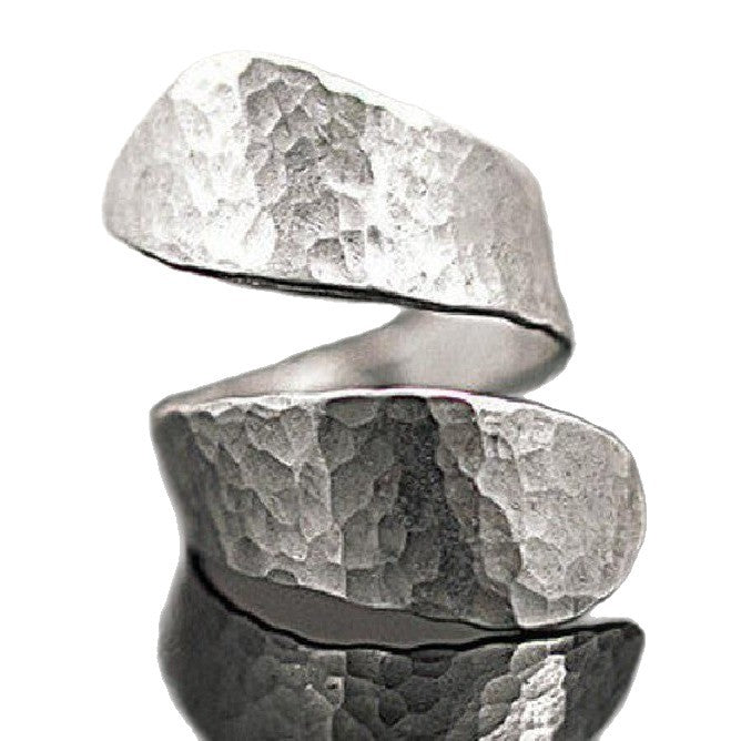 Charming Silver Ring for Any Occasion