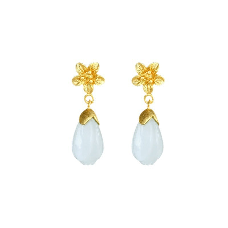 Classic Gold Earring with Timeless Appeal