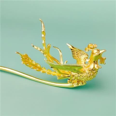 Charming Silver Piece for Any Occasion