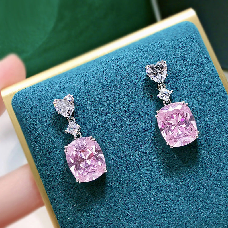 Charming Earring for Any Occasion