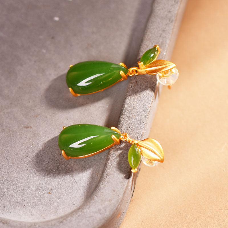 Classic Gold Earring with Timeless Appeal